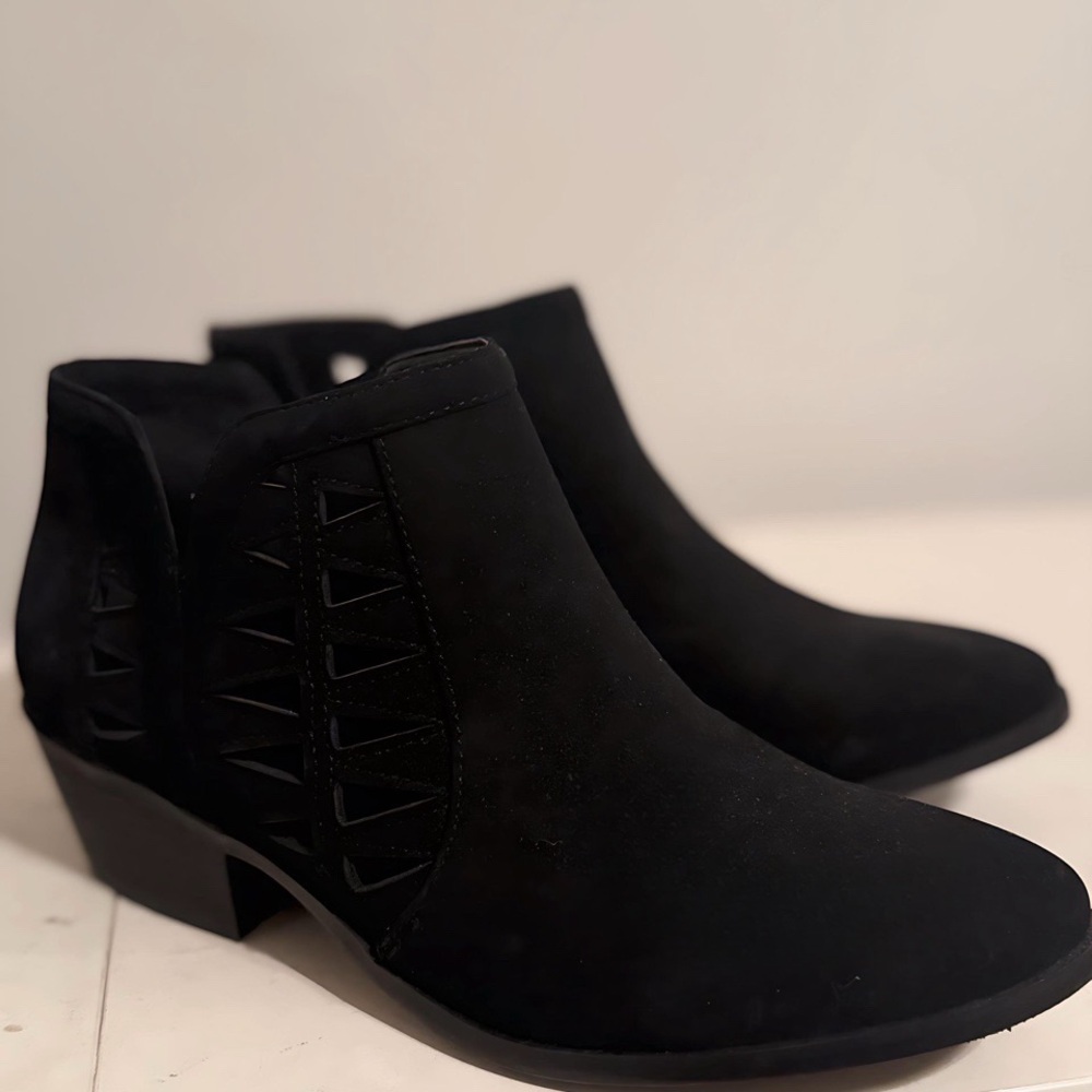 Soda CHANCE Womens Perforated Cut Out Stacked Block Heel Ankle Booties